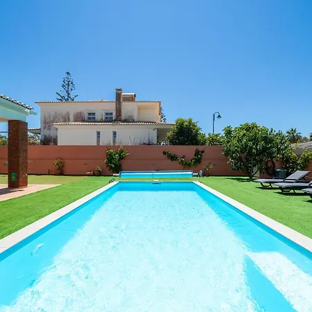 Vakantiehuis Ponta Da Piedade Family House