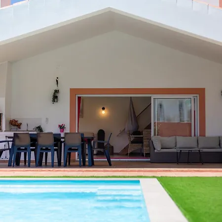 Ponta Da Piedade Family House Holiday home *