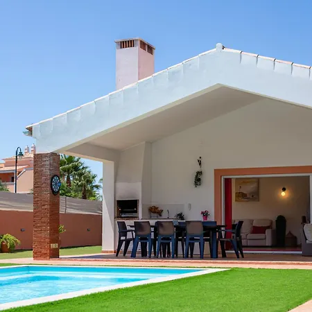 Сasa de vacaciones Ponta Da Piedade Family House *