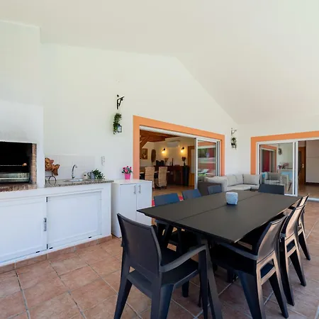Ponta Da Piedade Family House Holiday home