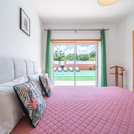 Ponta Da Piedade Family House Holiday home *