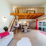 Vakantiehuis Ponta Da Piedade Family House